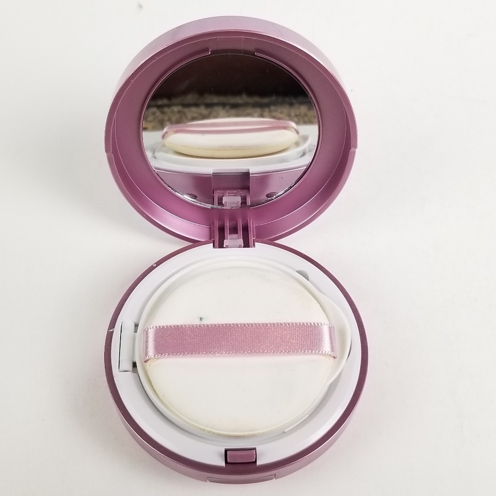 Mally poreless perfection fluid foundation medium